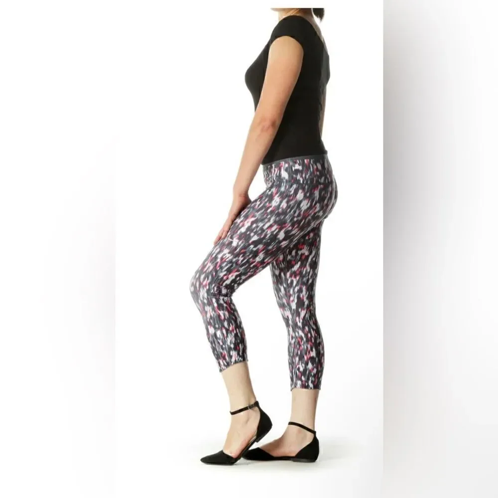 NIKE Dri-FIT Tight Fit Training Crop Pants